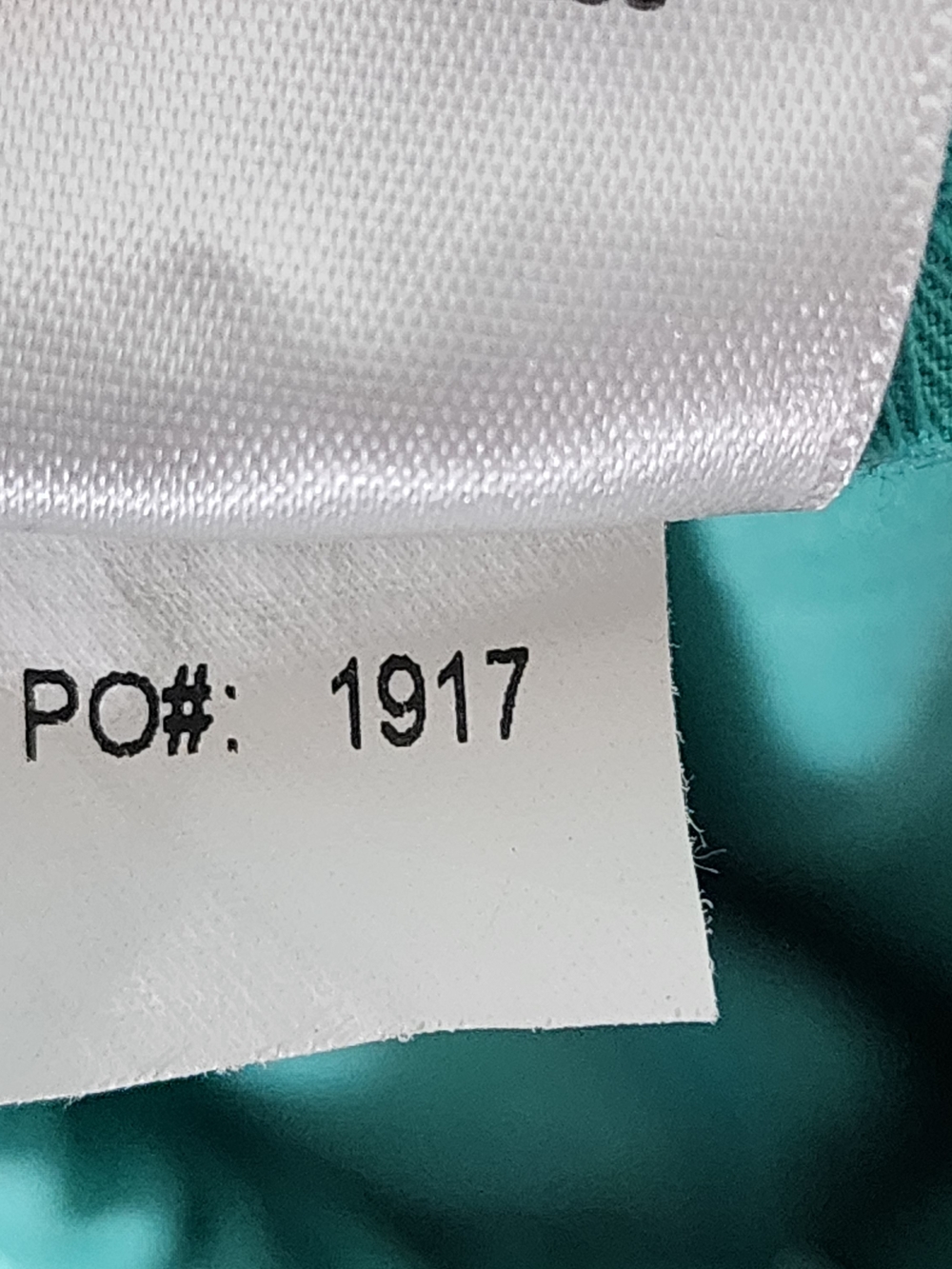 FIGS Women's Teal V-Neck Scrub Top & Jogger Set - Picture 8 of 10
